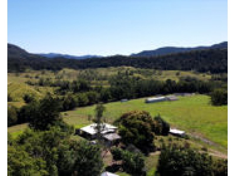 142 Argents Road, Mount Charlton QLD 4741