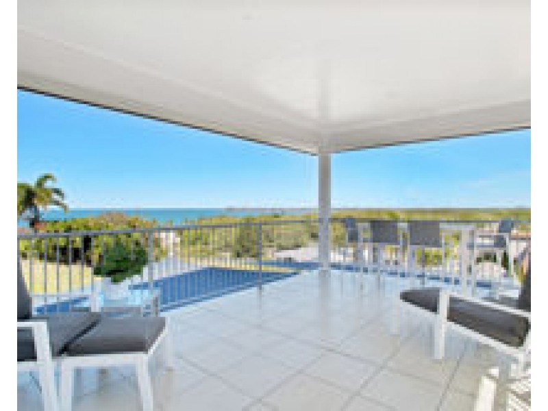 4 Rainbow Crescent, Blacks Beach QLD 4740