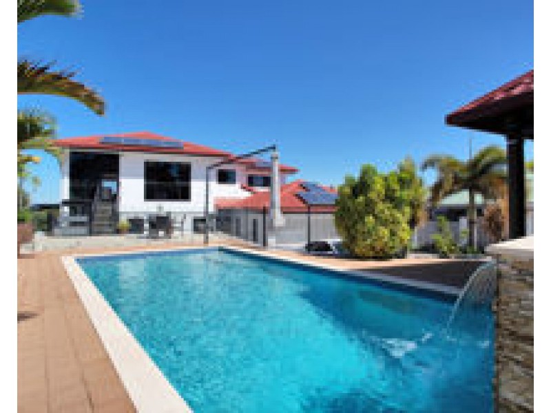 4 Rainbow Crescent, Blacks Beach QLD 4740