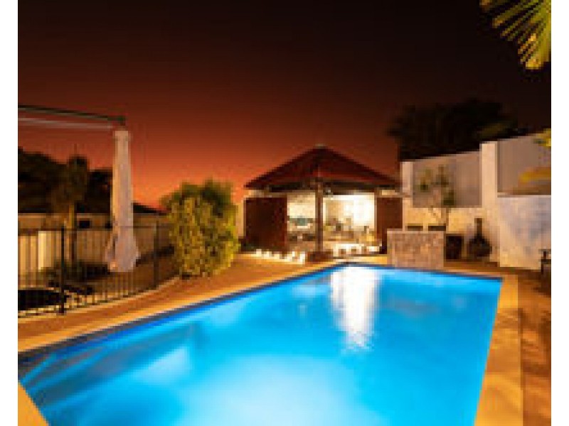 4 Rainbow Crescent, Blacks Beach QLD 4740