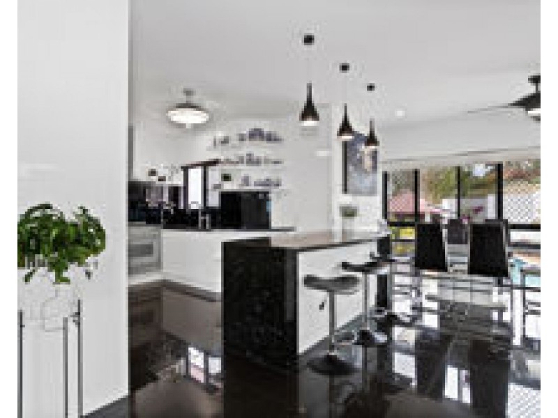 4 Rainbow Crescent, Blacks Beach QLD 4740