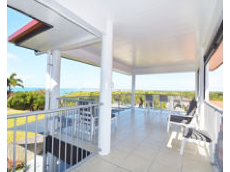 4 Rainbow Crescent, Blacks Beach QLD 4740