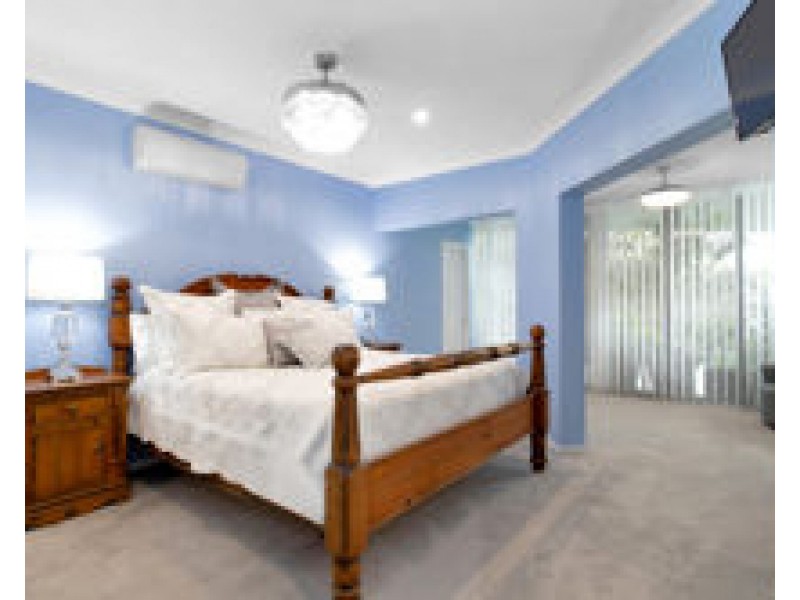4 Rainbow Crescent, Blacks Beach QLD 4740
