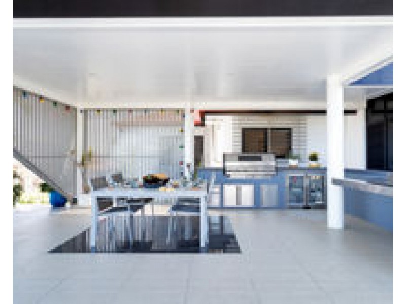4 Rainbow Crescent, Blacks Beach QLD 4740