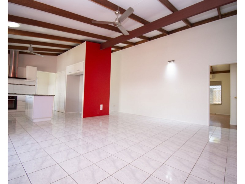 14 Shiral Drive, Beaconsfield QLD 4740