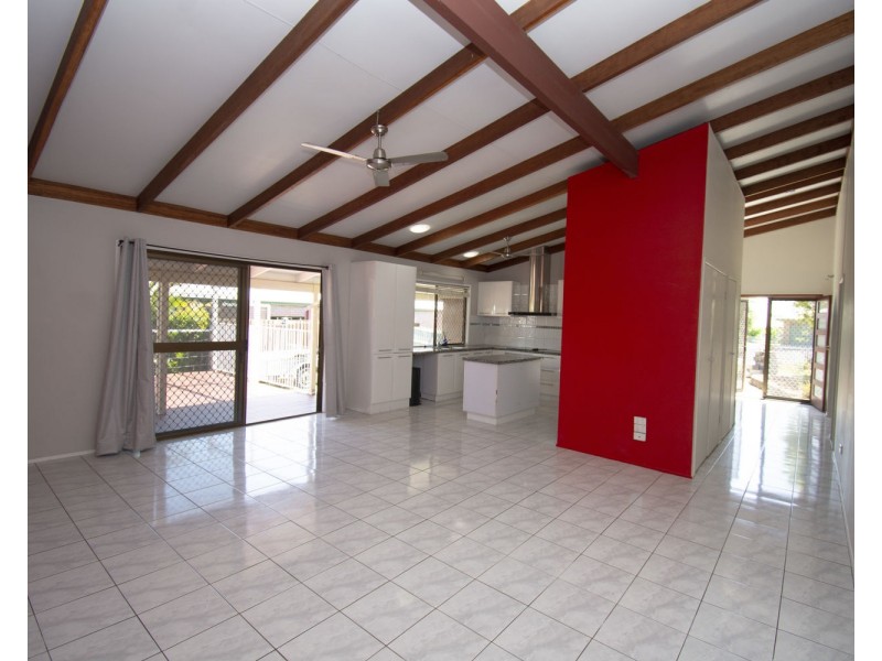 14 Shiral Drive, Beaconsfield QLD 4740