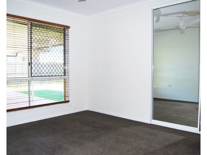 75 Bradman Drive, Glenella QLD 4740