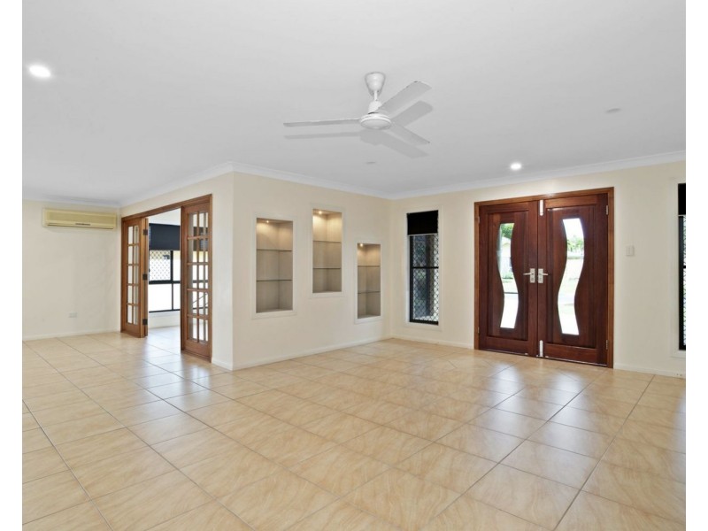 10 Gingham Street, Glenella QLD 4740