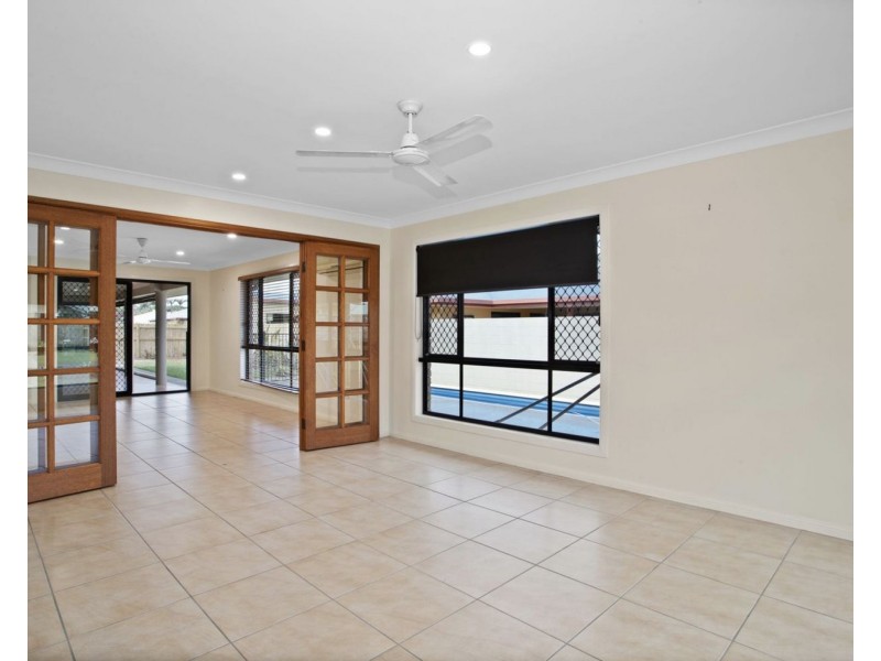 10 Gingham Street, Glenella QLD 4740