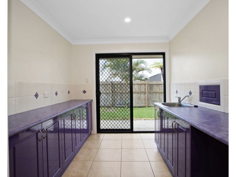 10 Gingham Street, Glenella QLD 4740