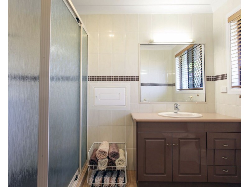 10 Gingham Street, Glenella QLD 4740