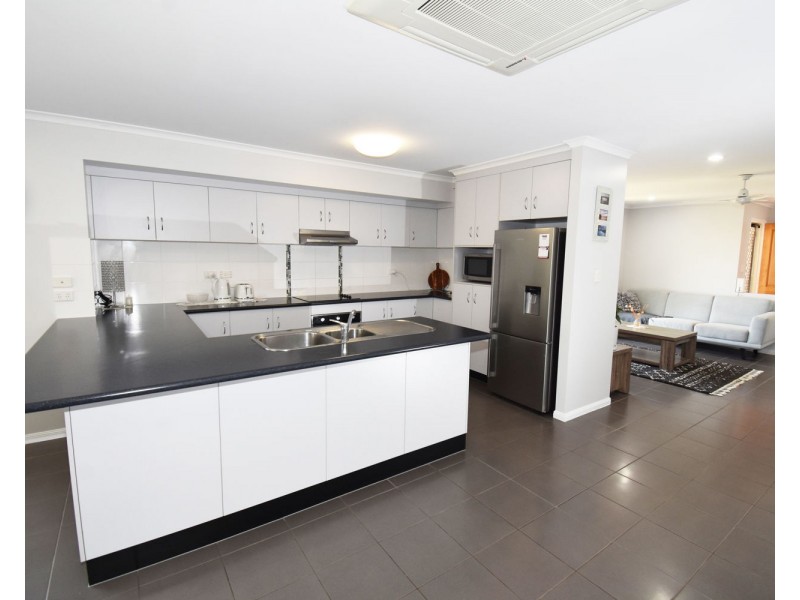 12 Rafter Court, Rural View QLD 4740