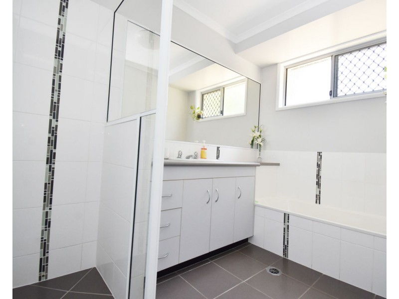 12 Rafter Court, Rural View QLD 4740