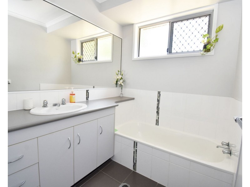 12 Rafter Court, Rural View QLD 4740