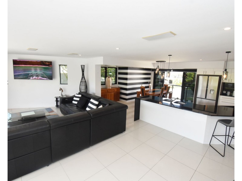 11 Pitt Street, Blacks Beach QLD 4740