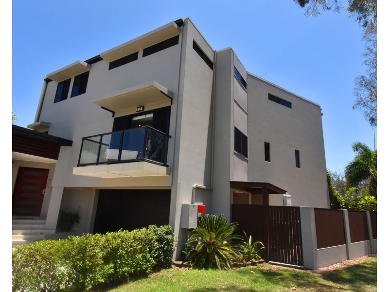11 Pitt Street, Blacks Beach QLD 4740