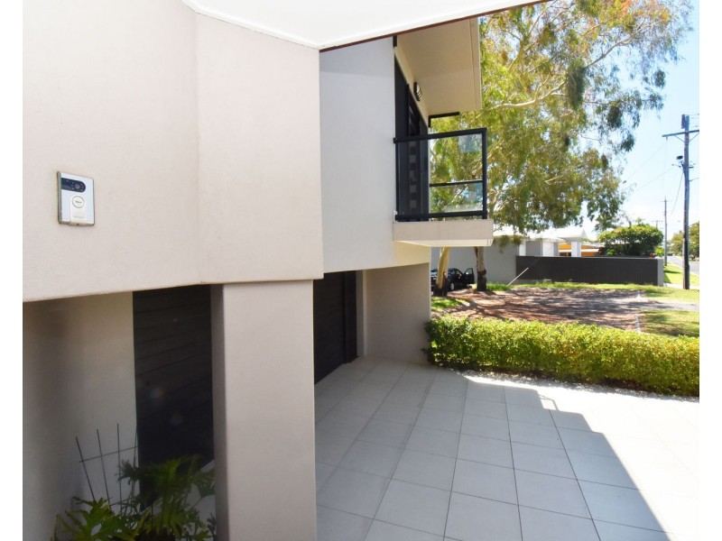 11 Pitt Street, Blacks Beach QLD 4740