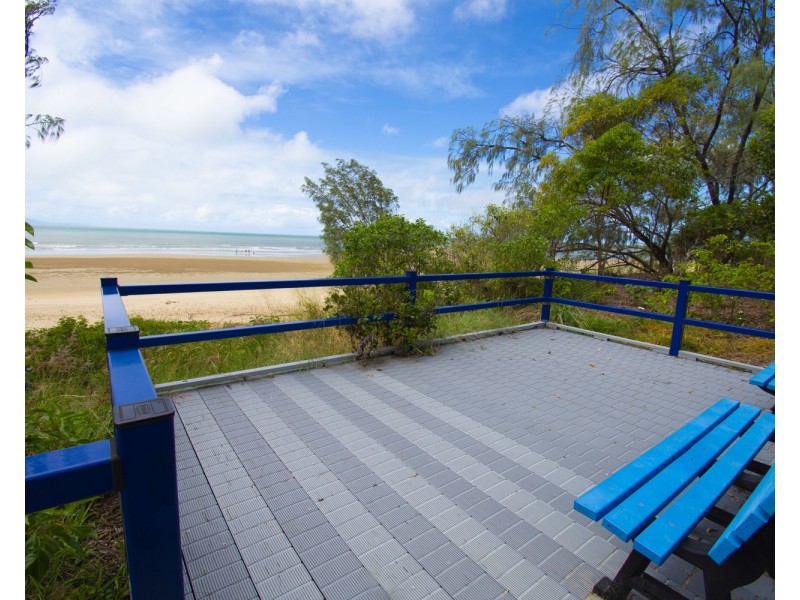 11 Pitt Street, Blacks Beach QLD 4740