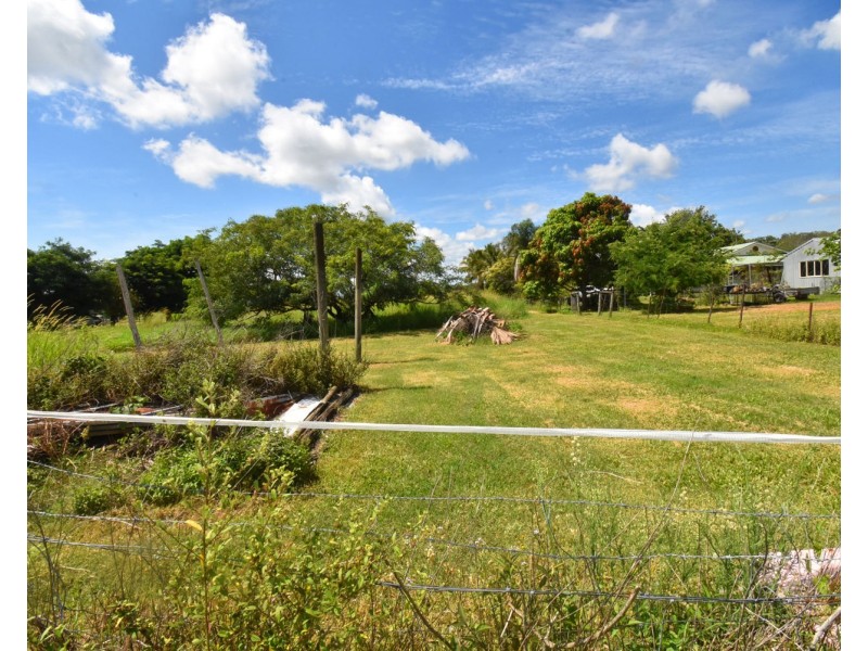 113 Brooks Road, Sarina QLD 4737
