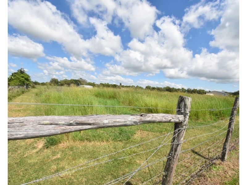 113 Brooks Road, Sarina QLD 4737
