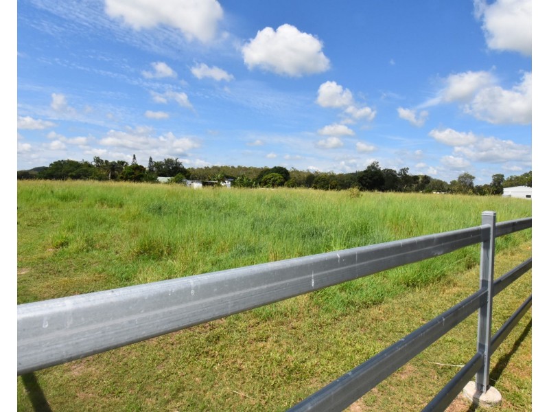 113 Brooks Road, Sarina QLD 4737