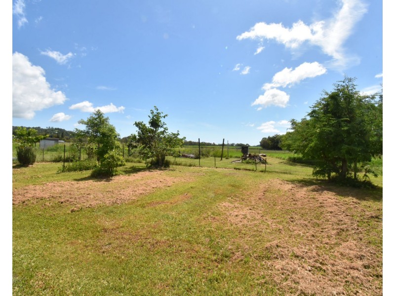113 Brooks Road, Sarina QLD 4737