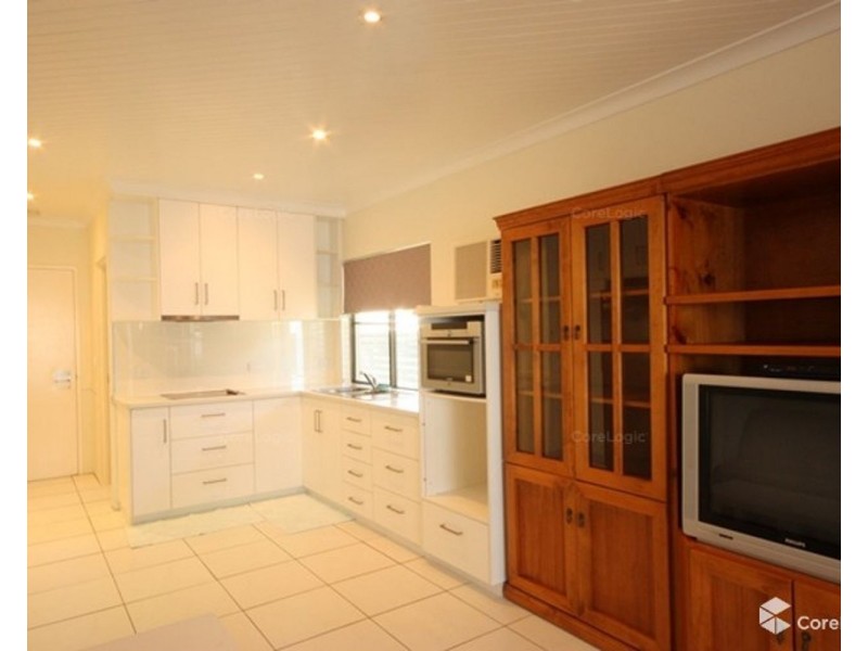 10/2 Beach Road, Dolphin Heads QLD 4740