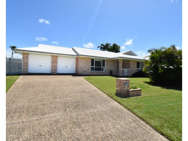 7 Grosvenor Place, West Mackay QLD 4740