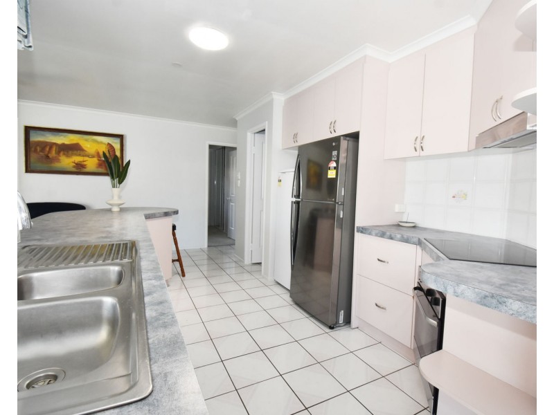 7 Grosvenor Place, West Mackay QLD 4740