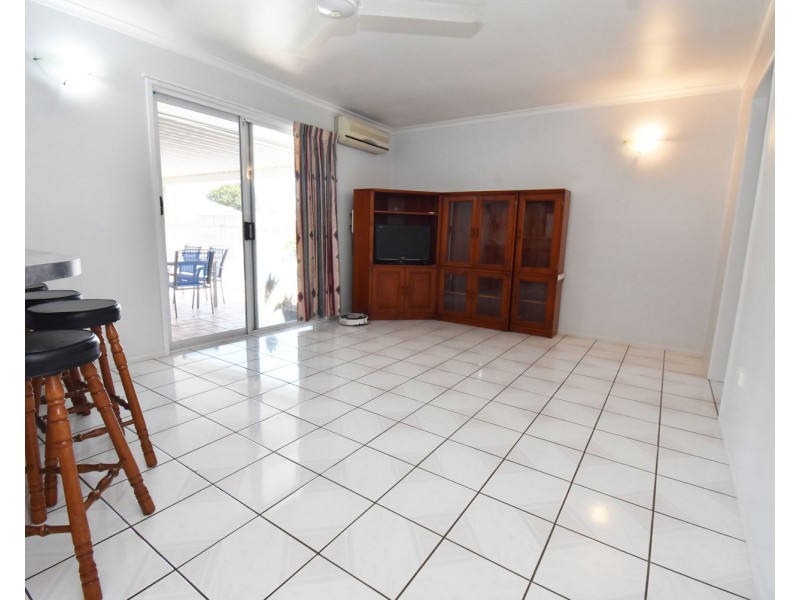 7 Grosvenor Place, West Mackay QLD 4740