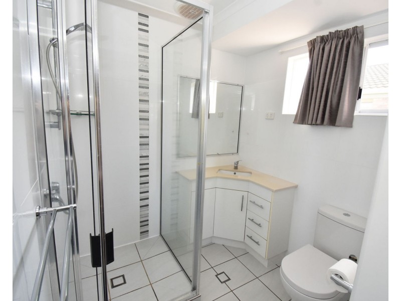 7 Grosvenor Place, West Mackay QLD 4740