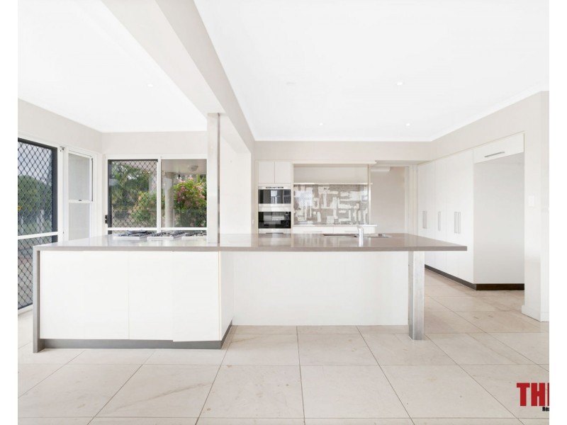 6 Island Close, Shoal Point QLD 4750