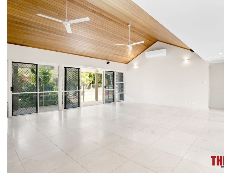 6 Island Close, Shoal Point QLD 4750
