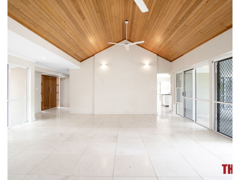 6 Island Close, Shoal Point QLD 4750