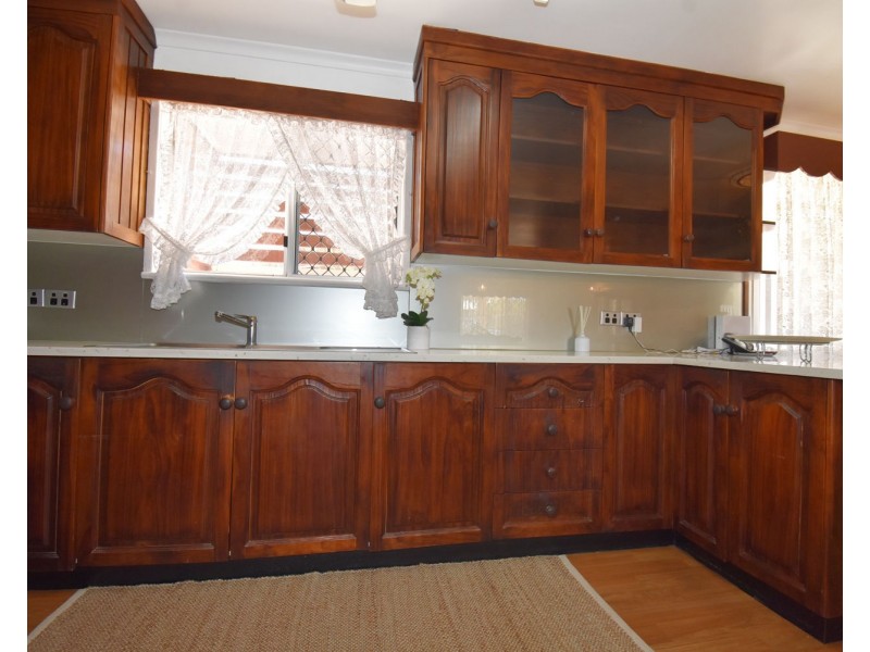 11 Hassen Court, Mount Pleasant QLD 4740