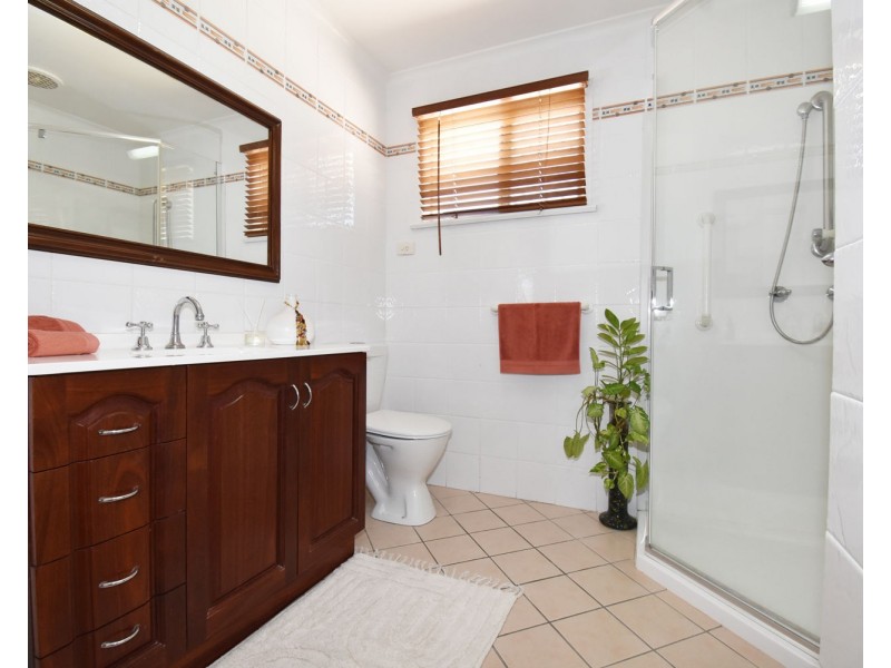 11 Hassen Court, Mount Pleasant QLD 4740