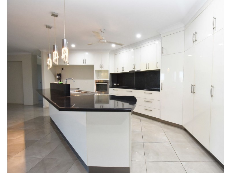 39 Bezzina Court, Bucasia QLD 4750