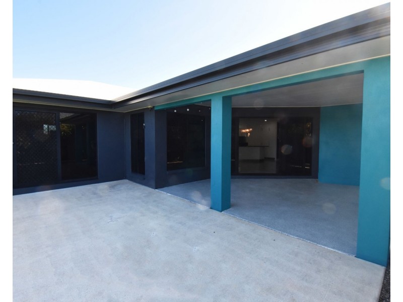 39 Bezzina Court, Bucasia QLD 4750