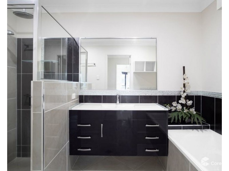 39 Bezzina Court, Bucasia QLD 4750