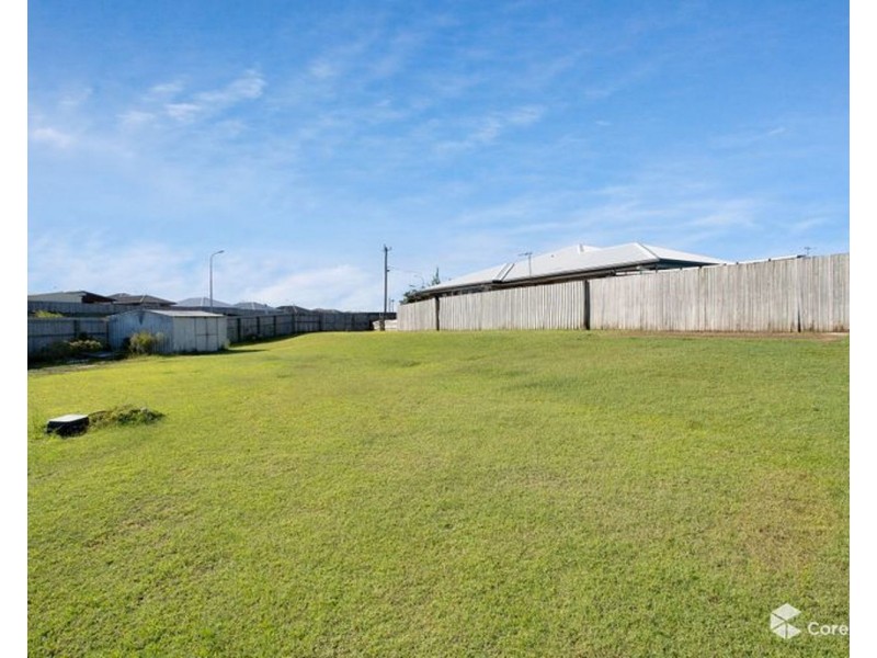 39 Bezzina Court, Bucasia QLD 4750