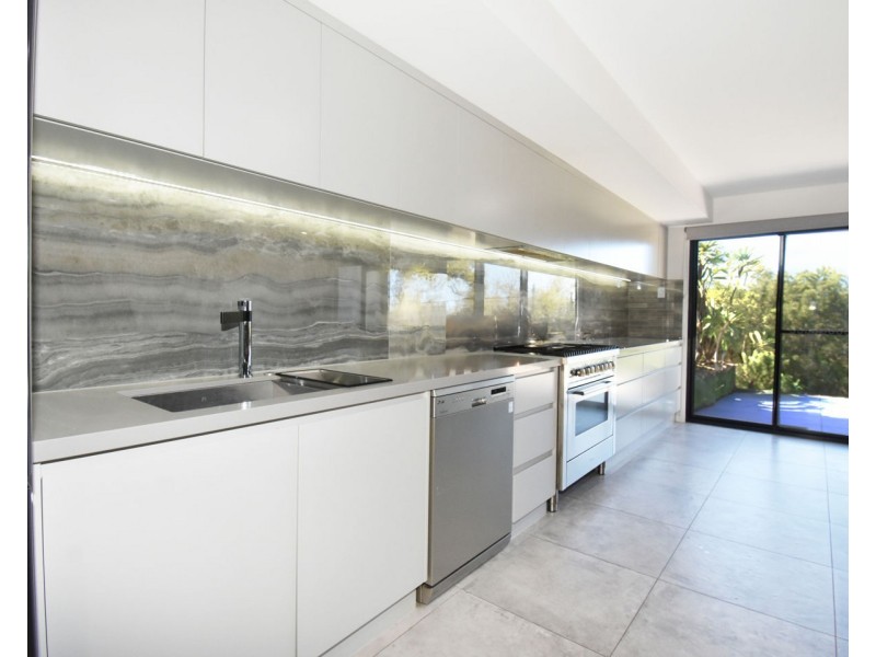 2/9 Homestead Bay Avenue, Shoal Point QLD 4750