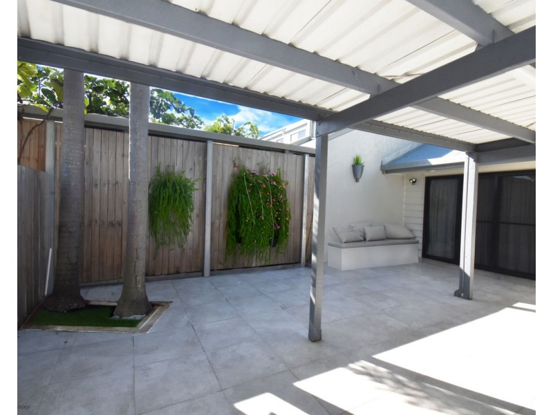 2/9 Homestead Bay Avenue, Shoal Point QLD 4750