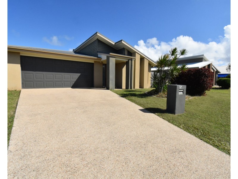 91 Whitehaven Dr, Blacks Beach QLD 4740
