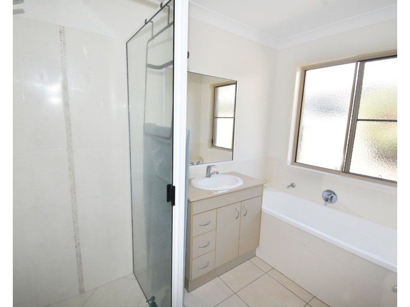 91 Whitehaven Dr, Blacks Beach QLD 4740
