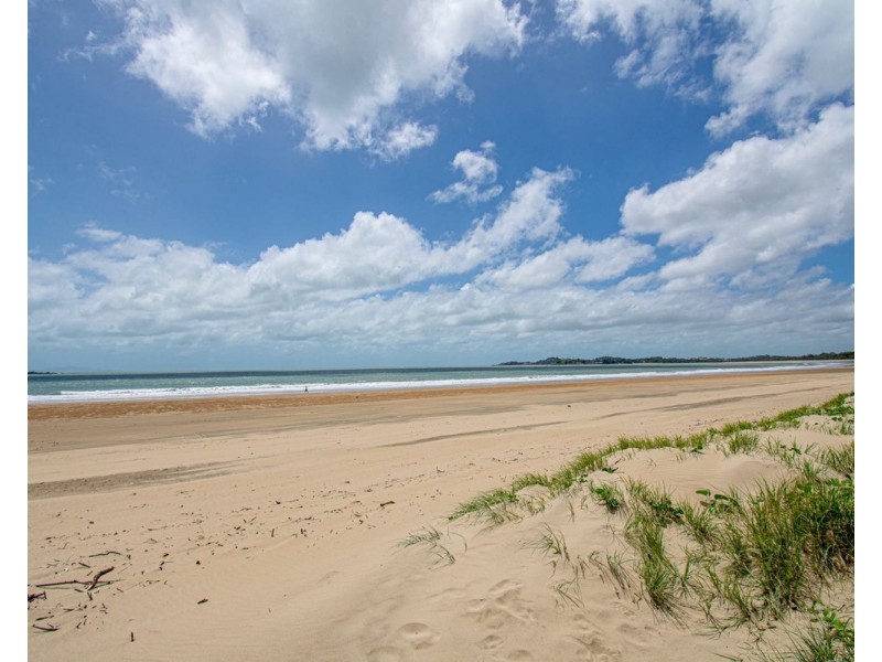 91 Whitehaven Dr, Blacks Beach QLD 4740