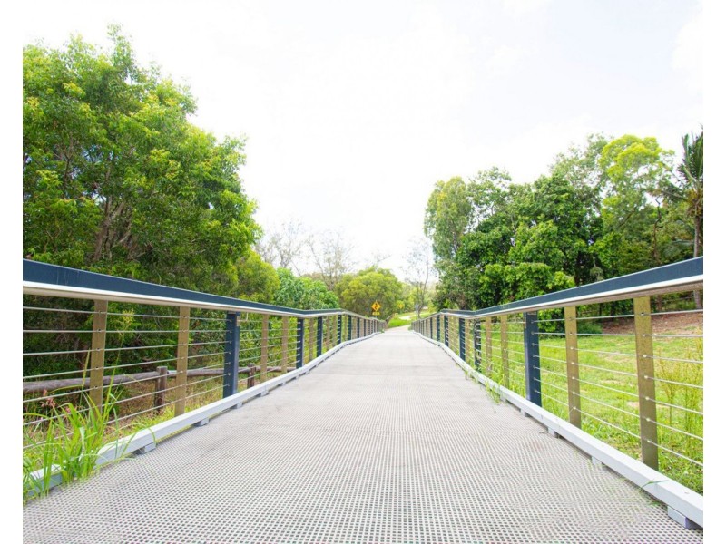 1/6 Island Close, Shoal Point QLD 4750