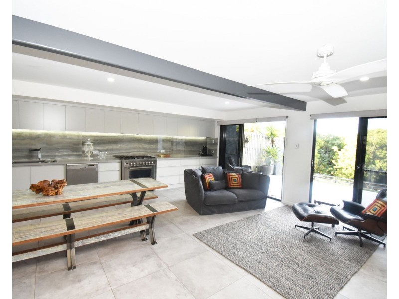 2/9 Homestead Bay Ave, Shoal Point QLD 4750