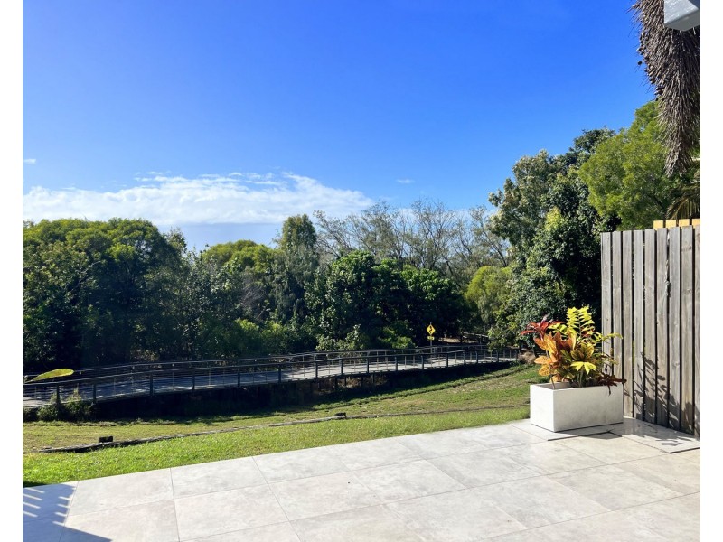 2/9 Homestead Bay Ave, Shoal Point QLD 4750