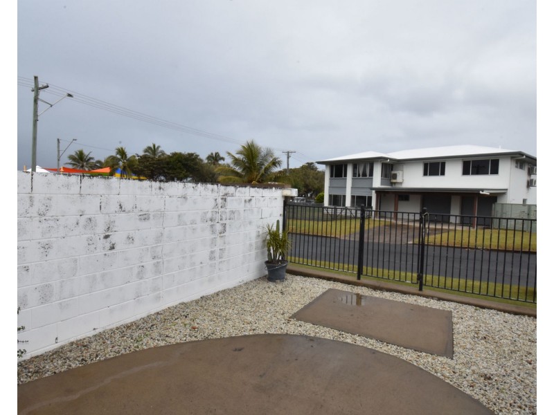 2/48 Pacific Esplanade, Slade Point QLD 4740