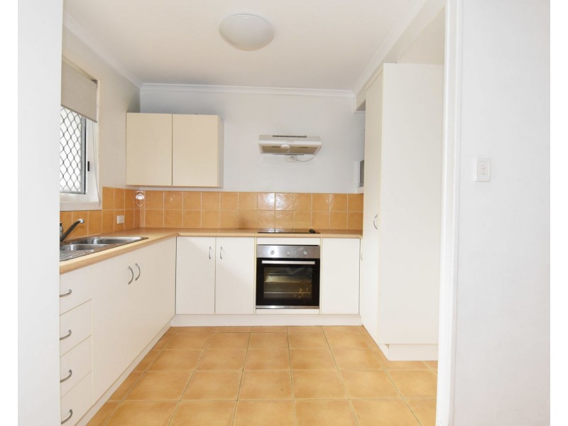 2/48 Pacific Esplanade, Slade Point QLD 4740
